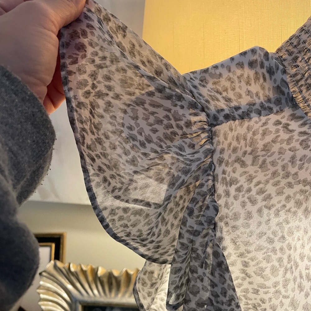 NWT blouse. Gray and white leopard print. Size small - Picture 3 of 7